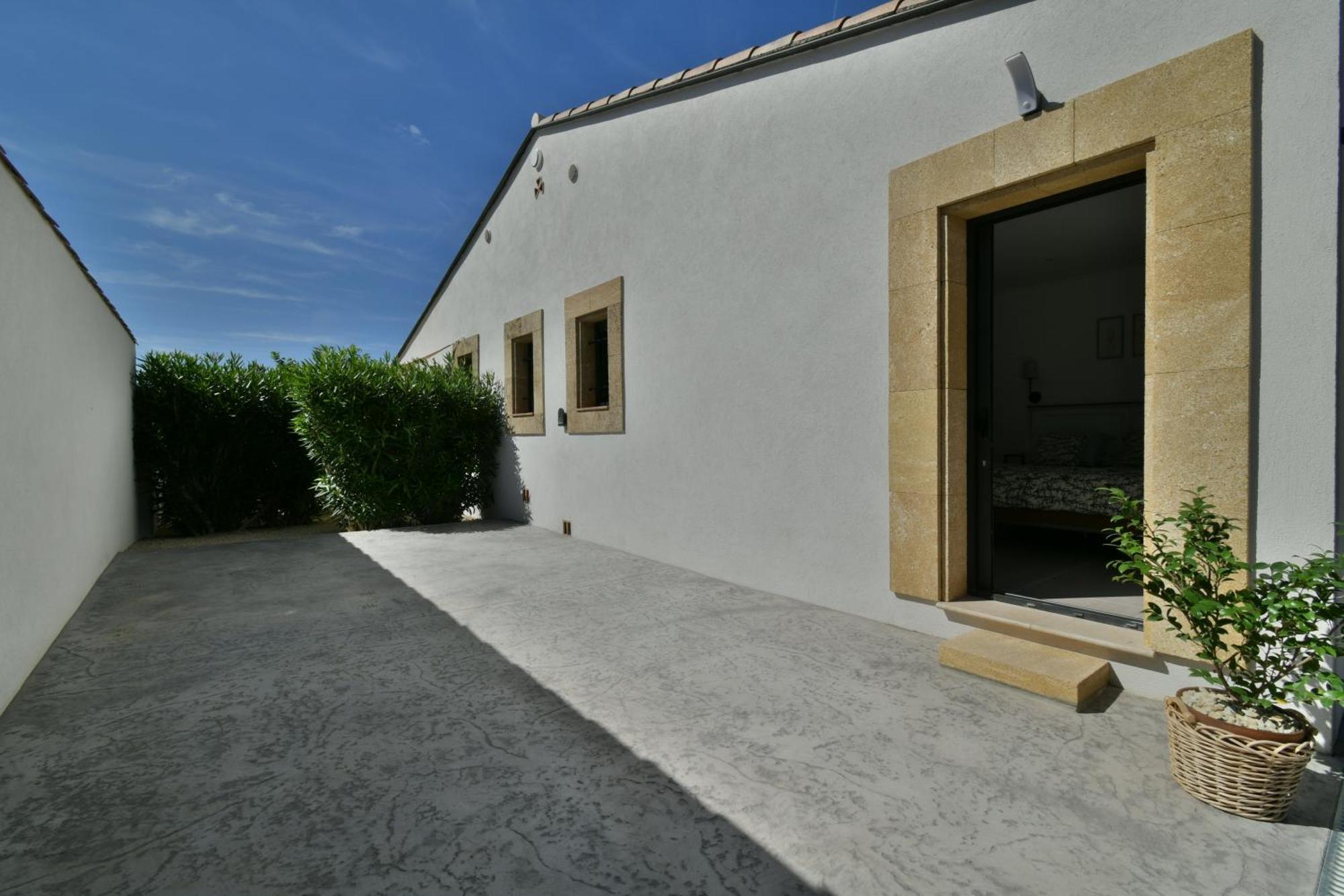 Une Nuit En Luberon Puyvert ภายนอก รูปภาพ