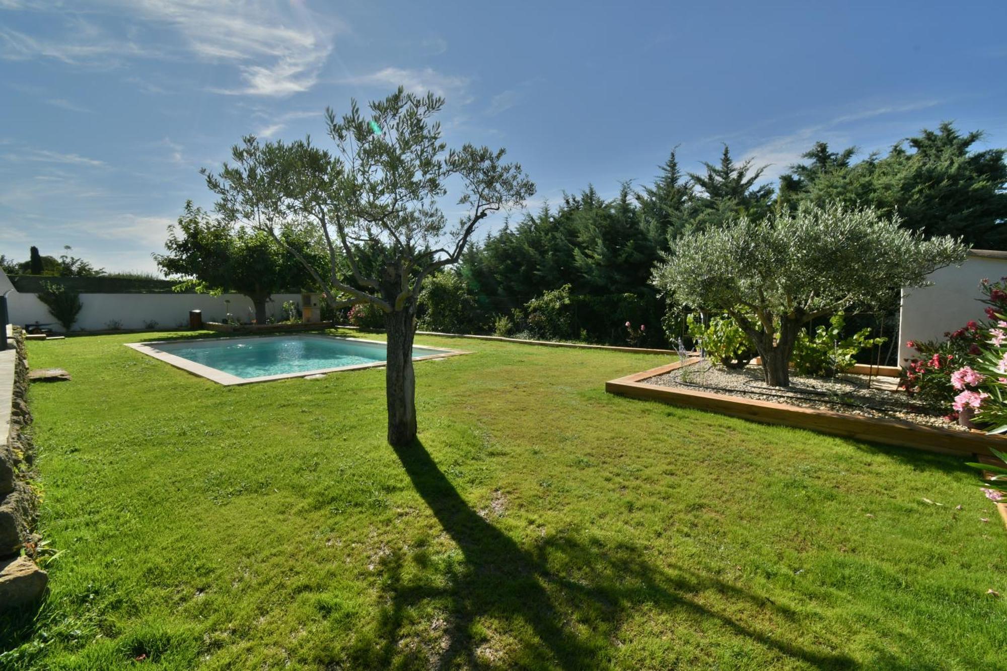 Une Nuit En Luberon Puyvert ภายนอก รูปภาพ