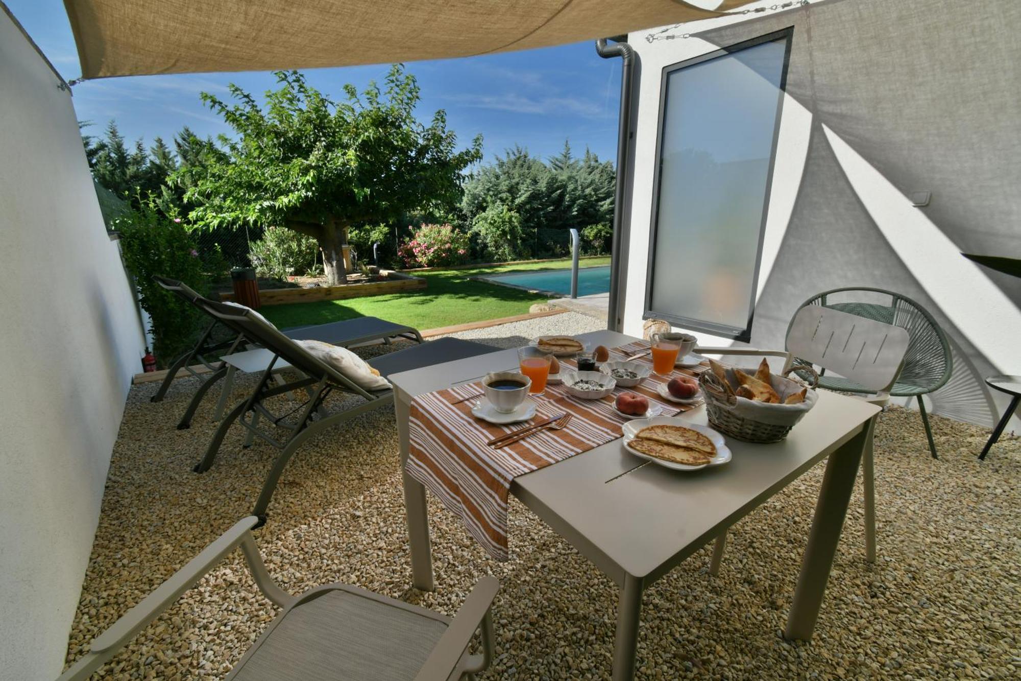 Une Nuit En Luberon Puyvert ภายนอก รูปภาพ