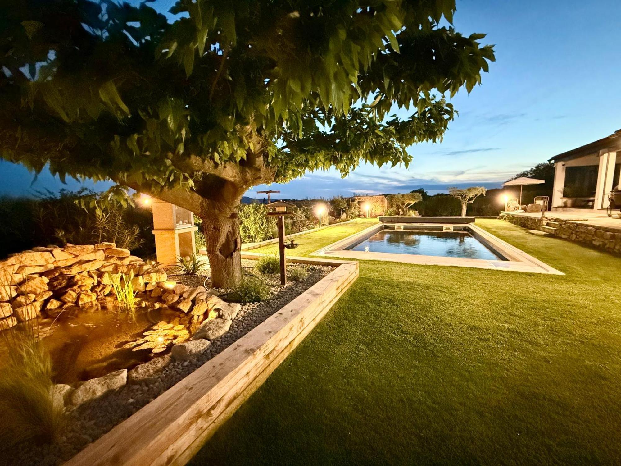 Une Nuit En Luberon Puyvert ภายนอก รูปภาพ